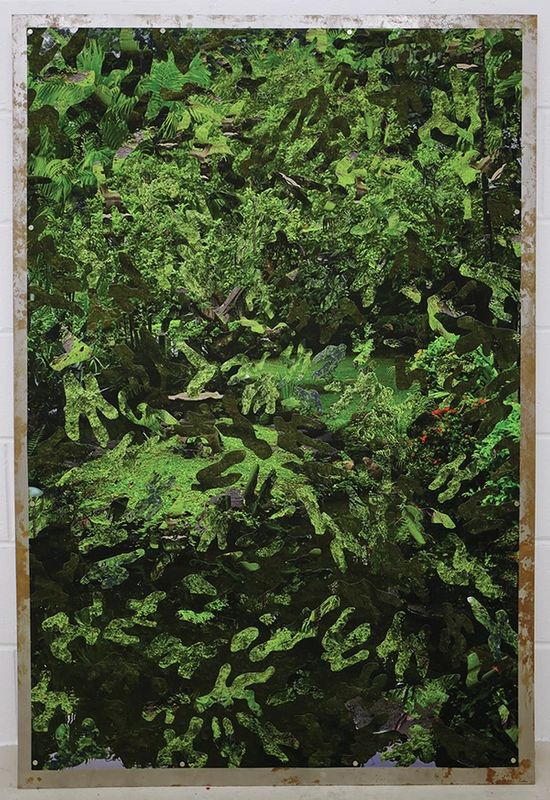 Missing alternative text