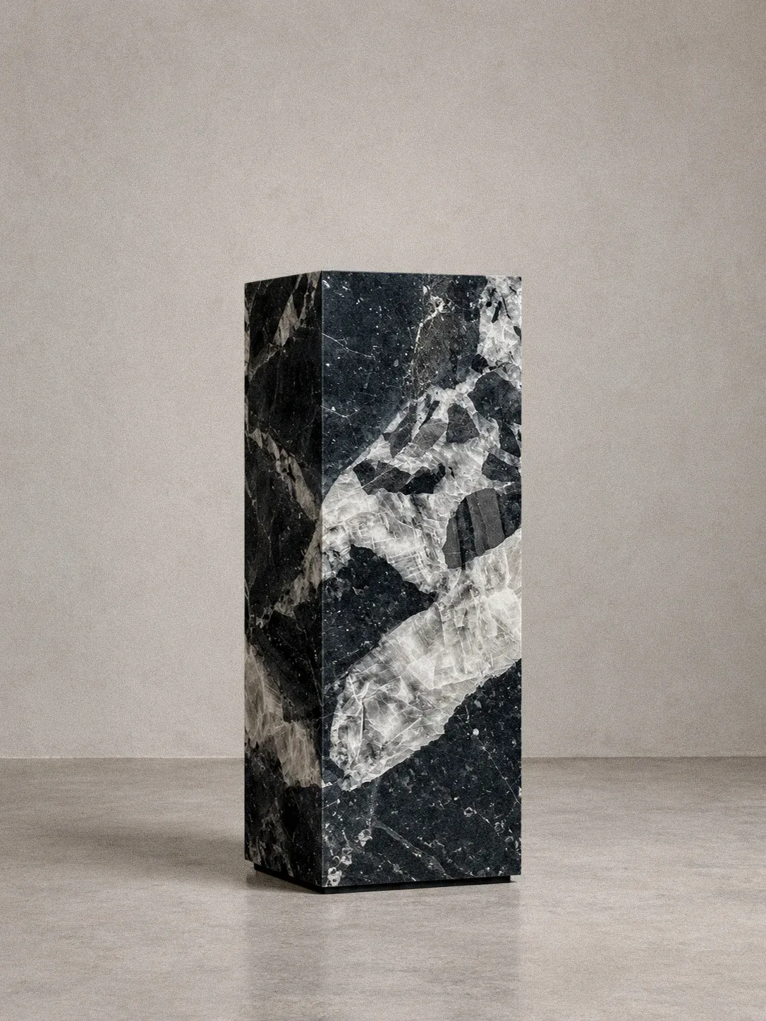 Lina — Patagonia Black