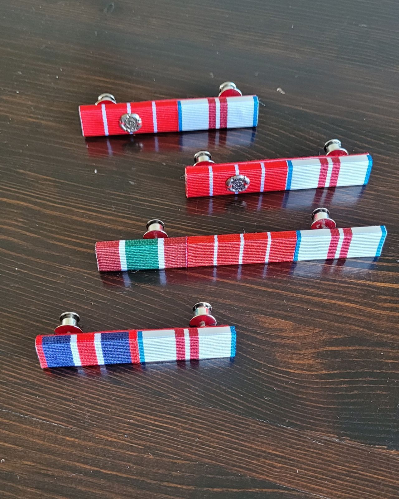 Assortment of undress ribbons