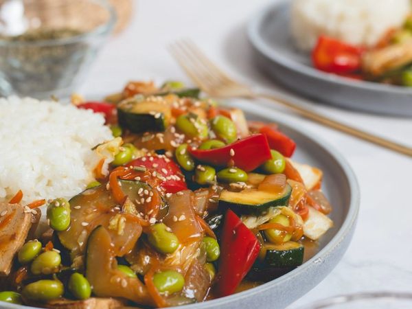 Zelenjavni stir fry po kitajskem navdihu