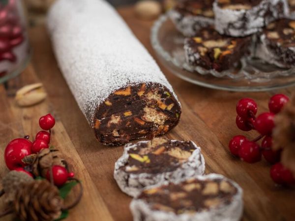 Praznična čokoladna salama