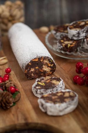 Praznična čokoladna salama