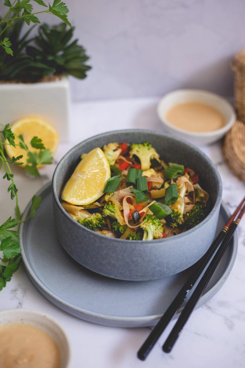 Zelenjavni pad thai