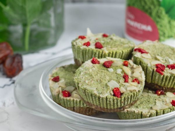 Ledene matcha mini pite