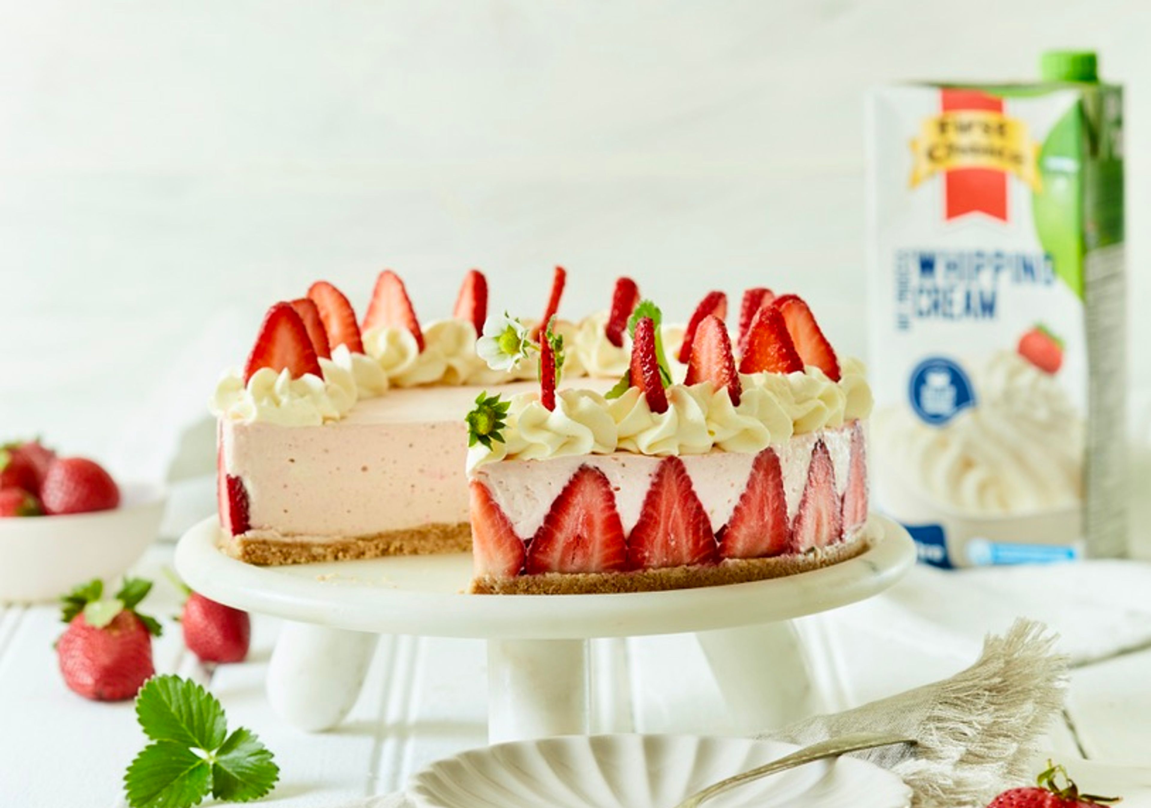 No Bake Strawberry Cheesecake