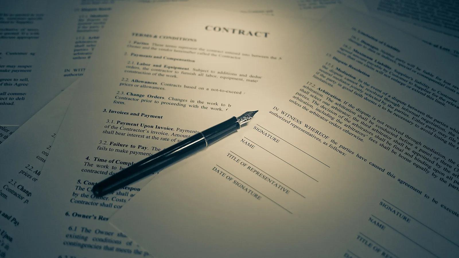 Firma del contrato de compraventa del vehículo
