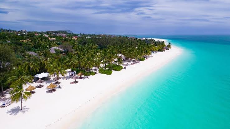 Tanzania Safari and Zanzibar Beach Holiday: The Complete 2026 Guide