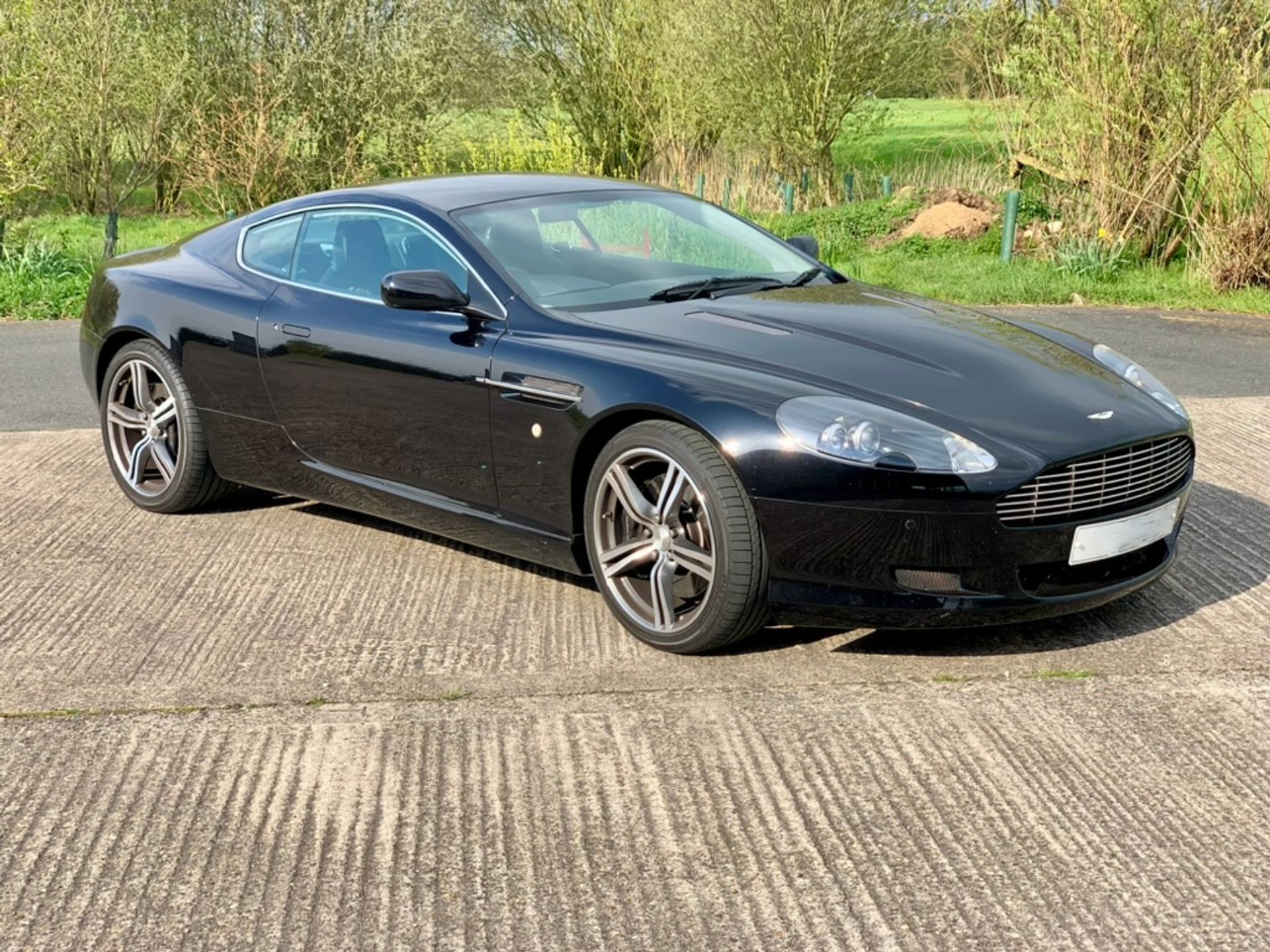 ASTON MARTIN DB9