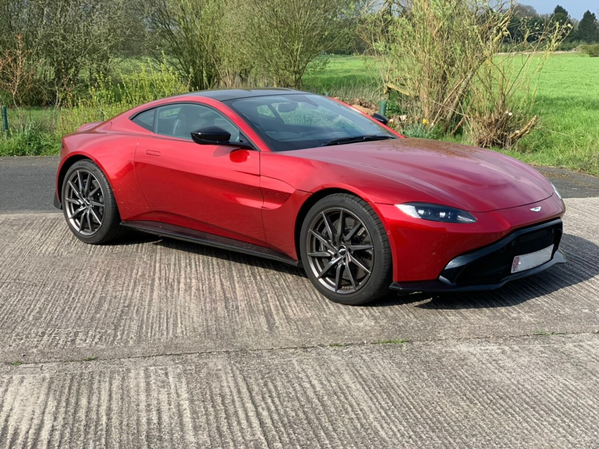 ASTON MARTIN VANTAGE