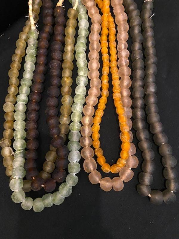 Mixed colors beads artwork