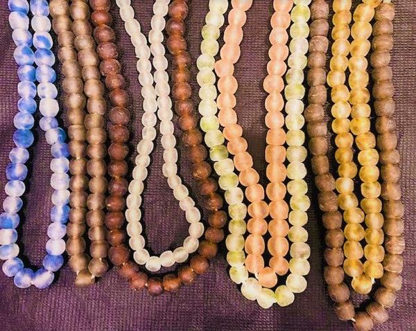 Mixed colors beads artwork