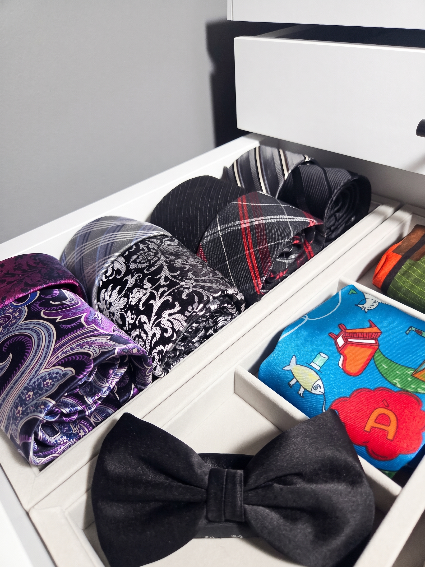 men's closet accessory drawer