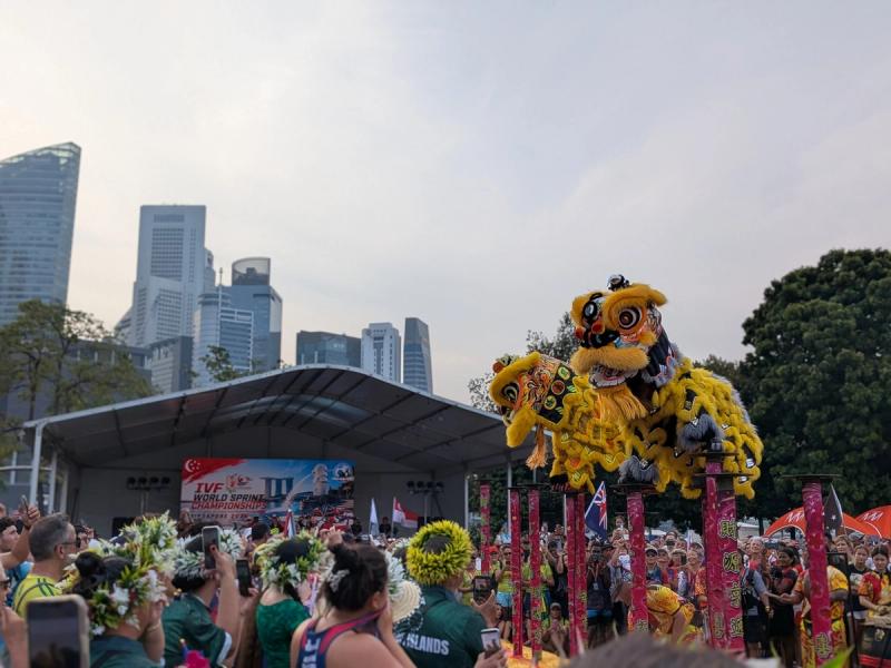 Asiatischer Drache zur Begrüßung auf dem WM Festivalgelände