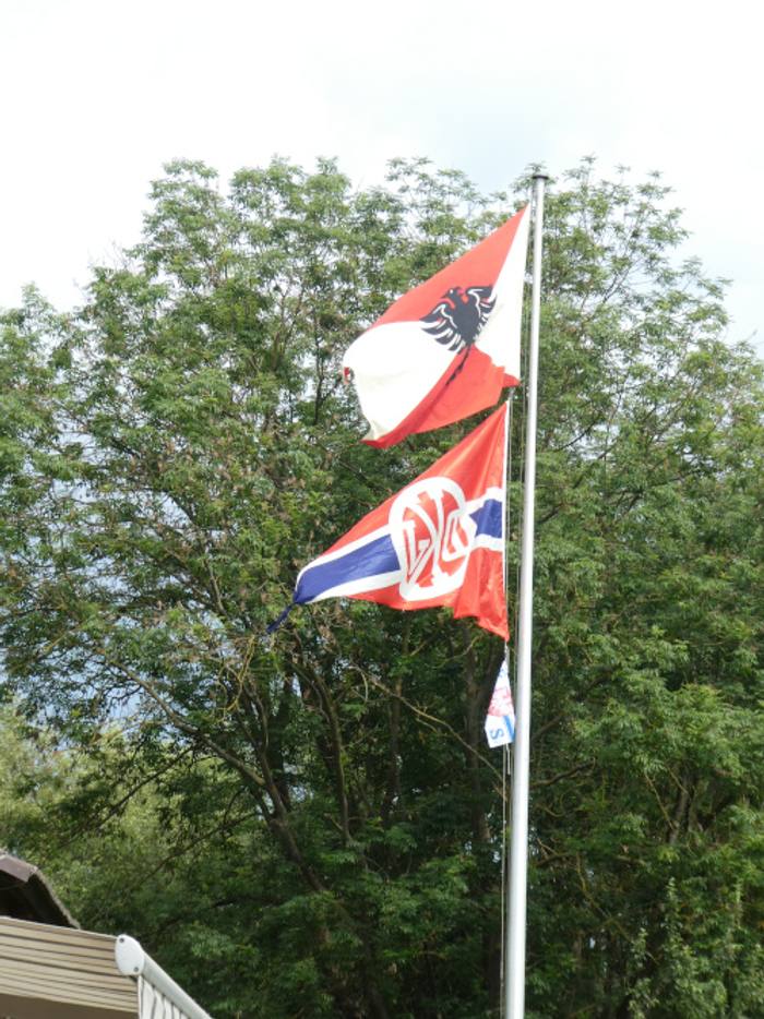 The flags of DSW Darmstadt, the German Canoe Association and the FRVS