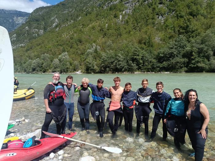 Kurze Pause vom Wildwasser Paddeln