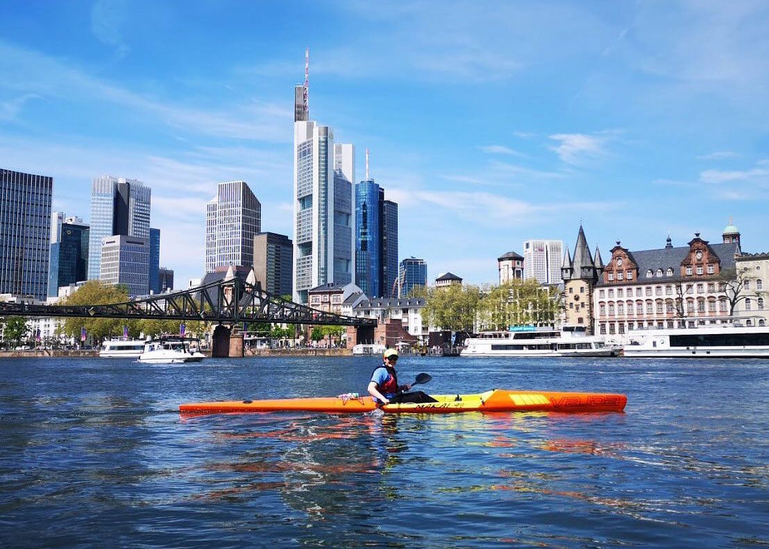 Surfski auf dem Main in Frankfurt