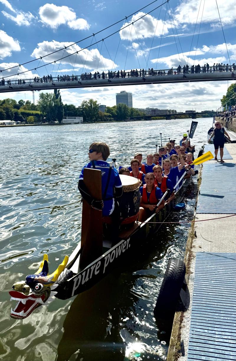 Drachenboot-Crew des FRVS beim Museumsuferfest