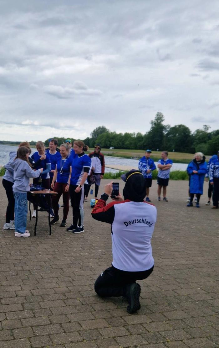 Das FRVS-Mixed-Team bei der Goldmedaillen-Siegerehrung am Dorney Lake.