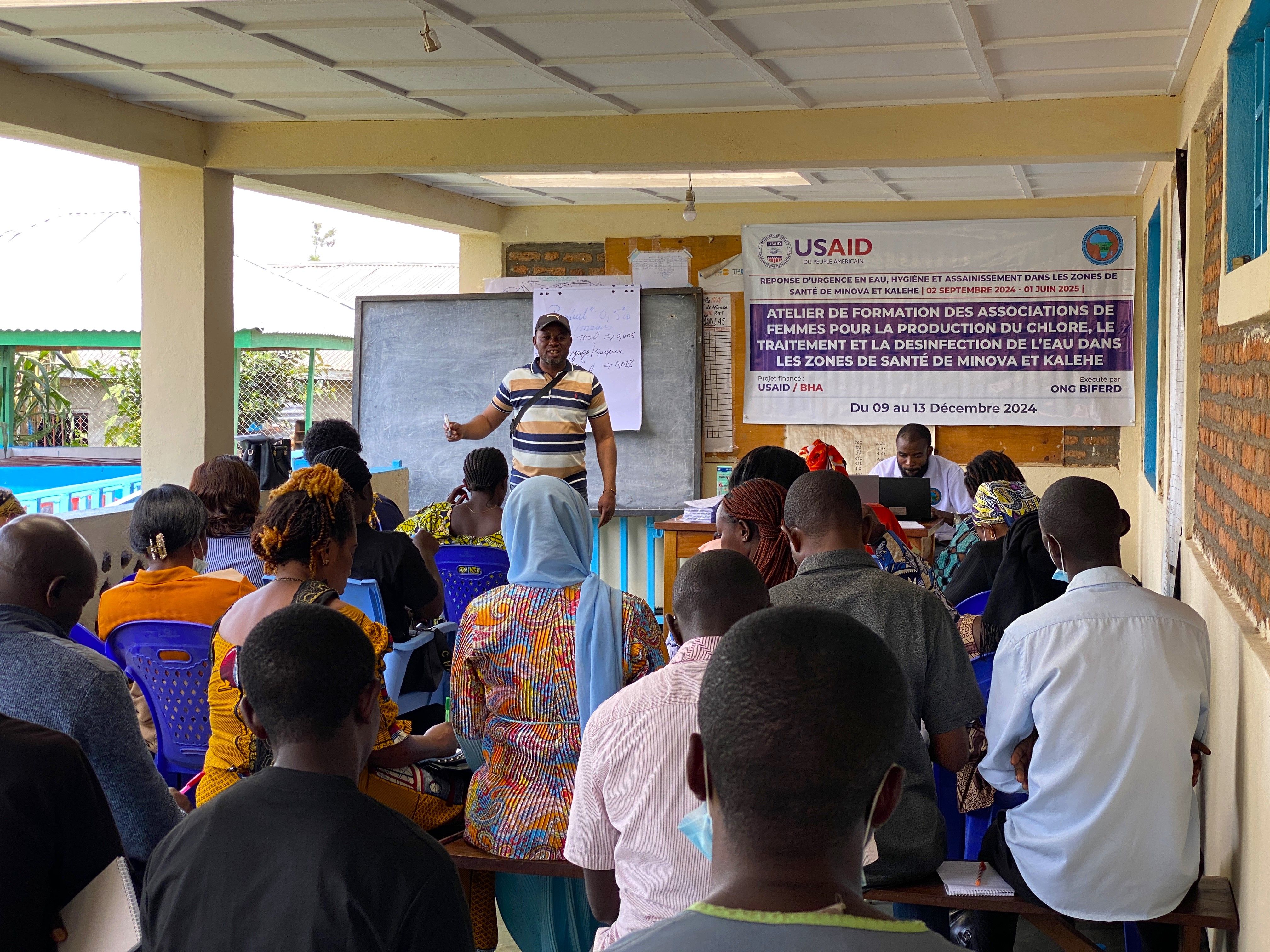 Atélier de formation des associations de femmes pour la production de chlore, le traitement et la desinfection de l'eau dans les zones de santé de Minova et Kalehe