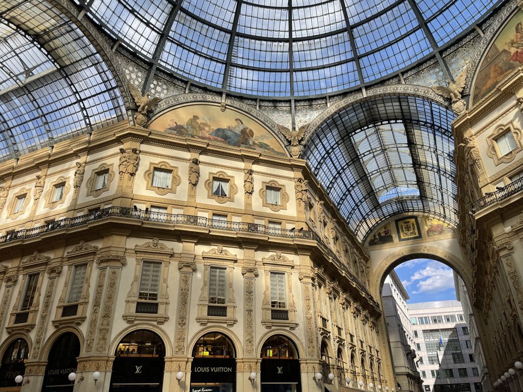 Milan tour, photo 10 of 91