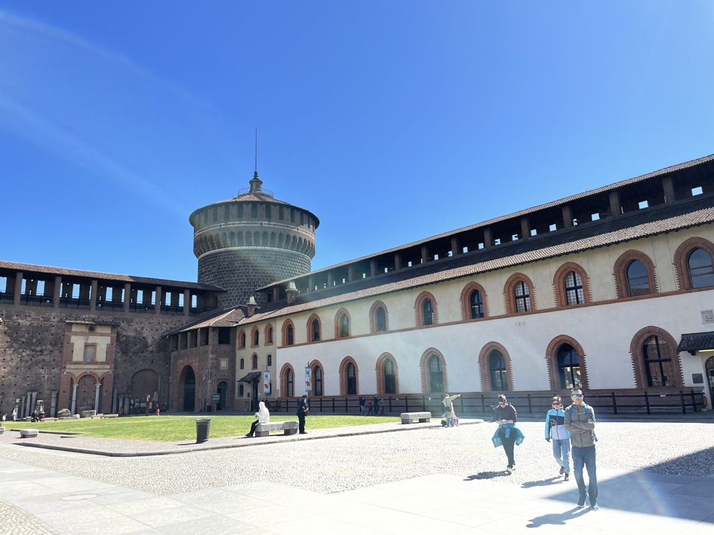 Milan tour, photo 5 of 91