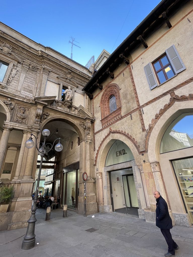 Milan tour, photo 9 of 91