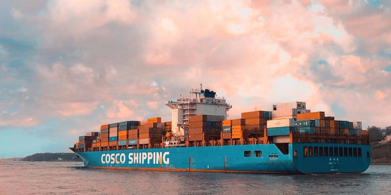 Trump's Tariff Increases: How Can Crypto Companies and Investors React?