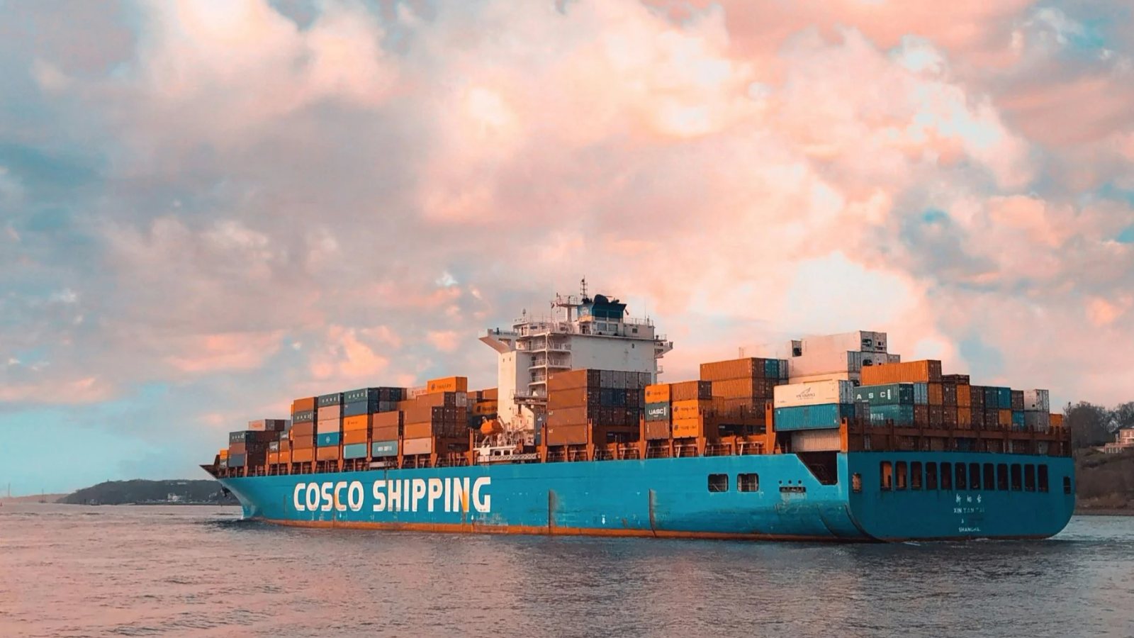 Trump's Tariff Increases: How Can Crypto Companies and Investors React?