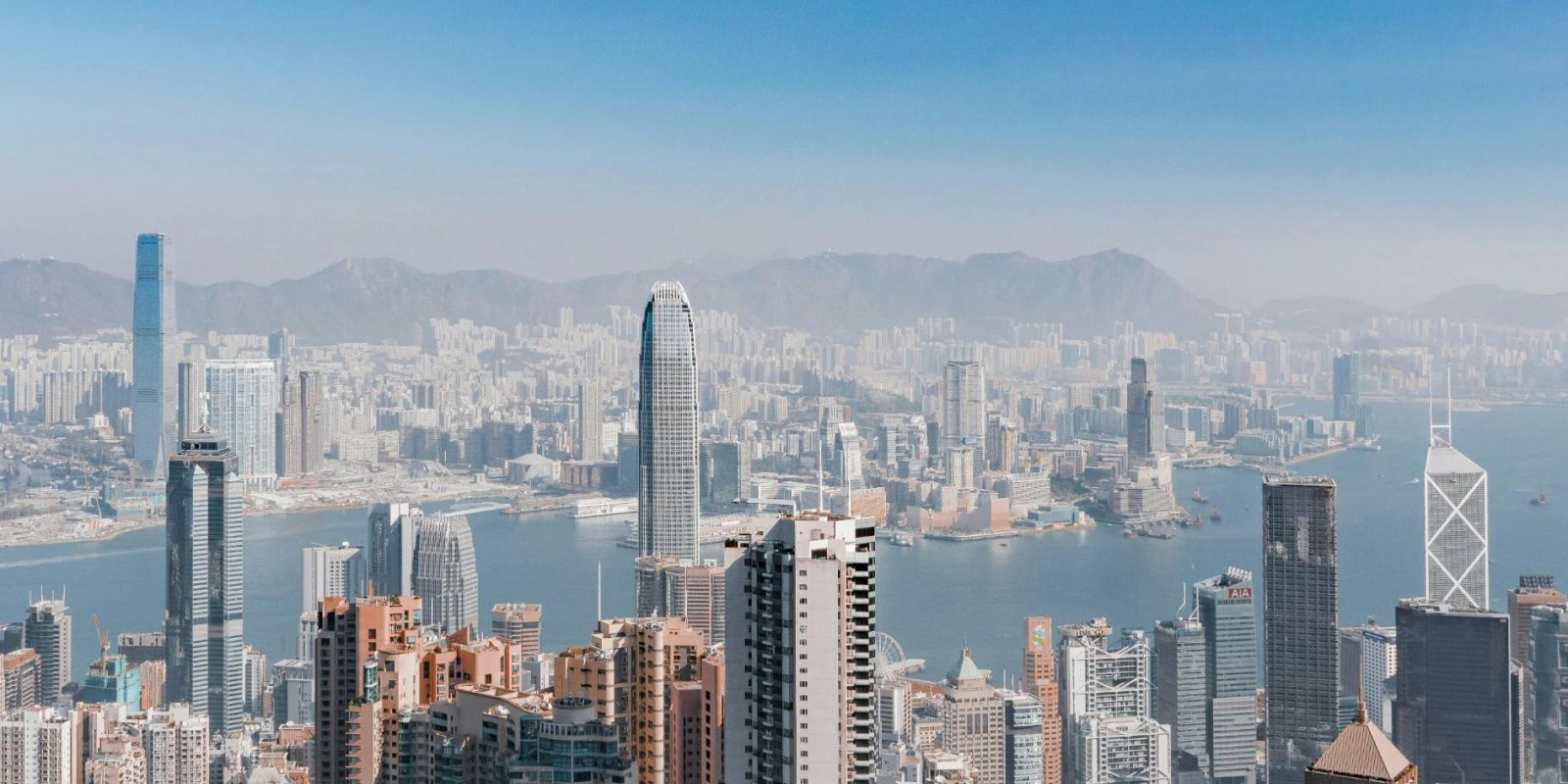 A Practical Guide to Web3 On/Off-Ramps: Compliant Platforms, KYC, and Tax Obligations