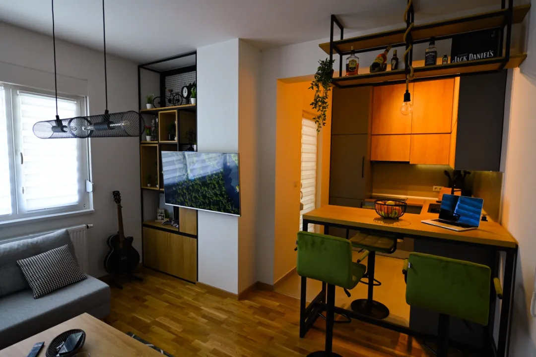 Enterijer stana u industrijskom stilu, fotografija 33
