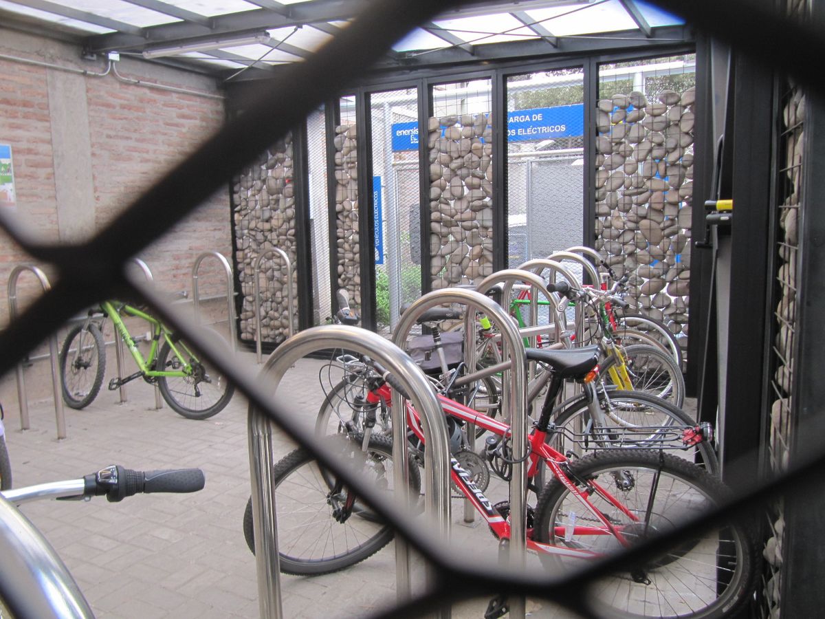 BICICLETERO ENEL 