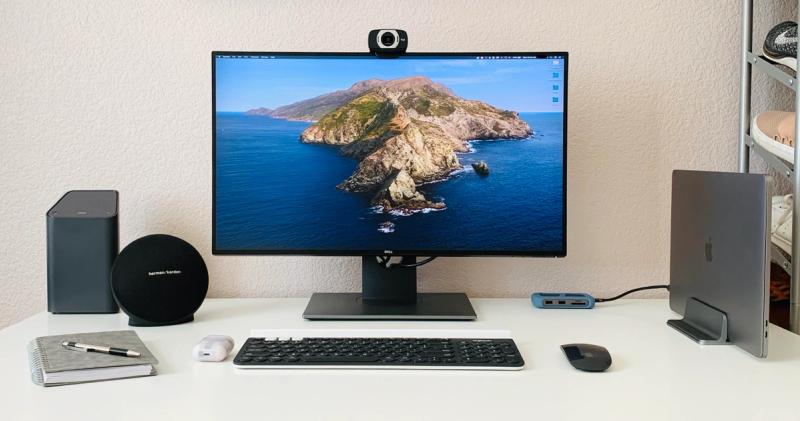 Macbook Pro 16 with 27 inch Dell Monitor