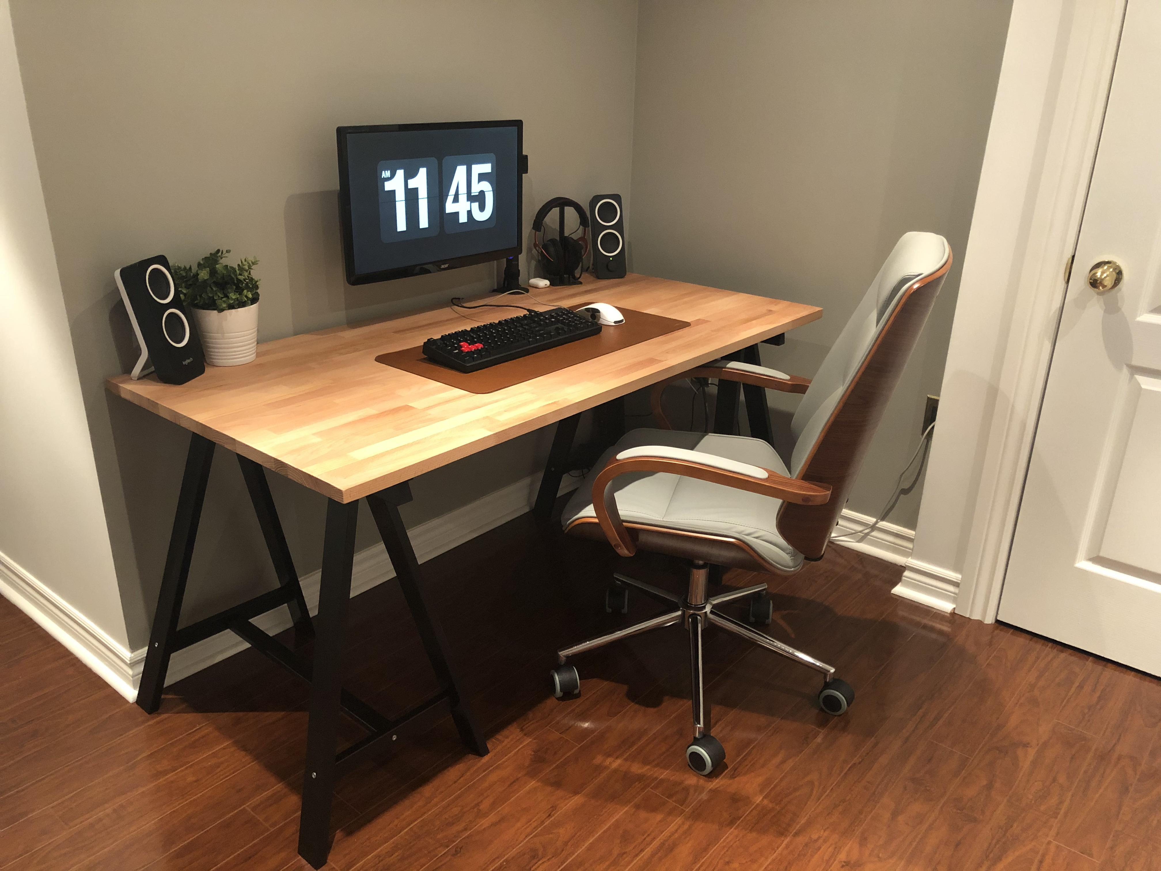 gerton gaming desk