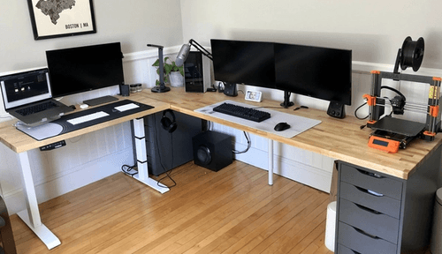 Desk setup with center leg support by u/Lightpink87wagon