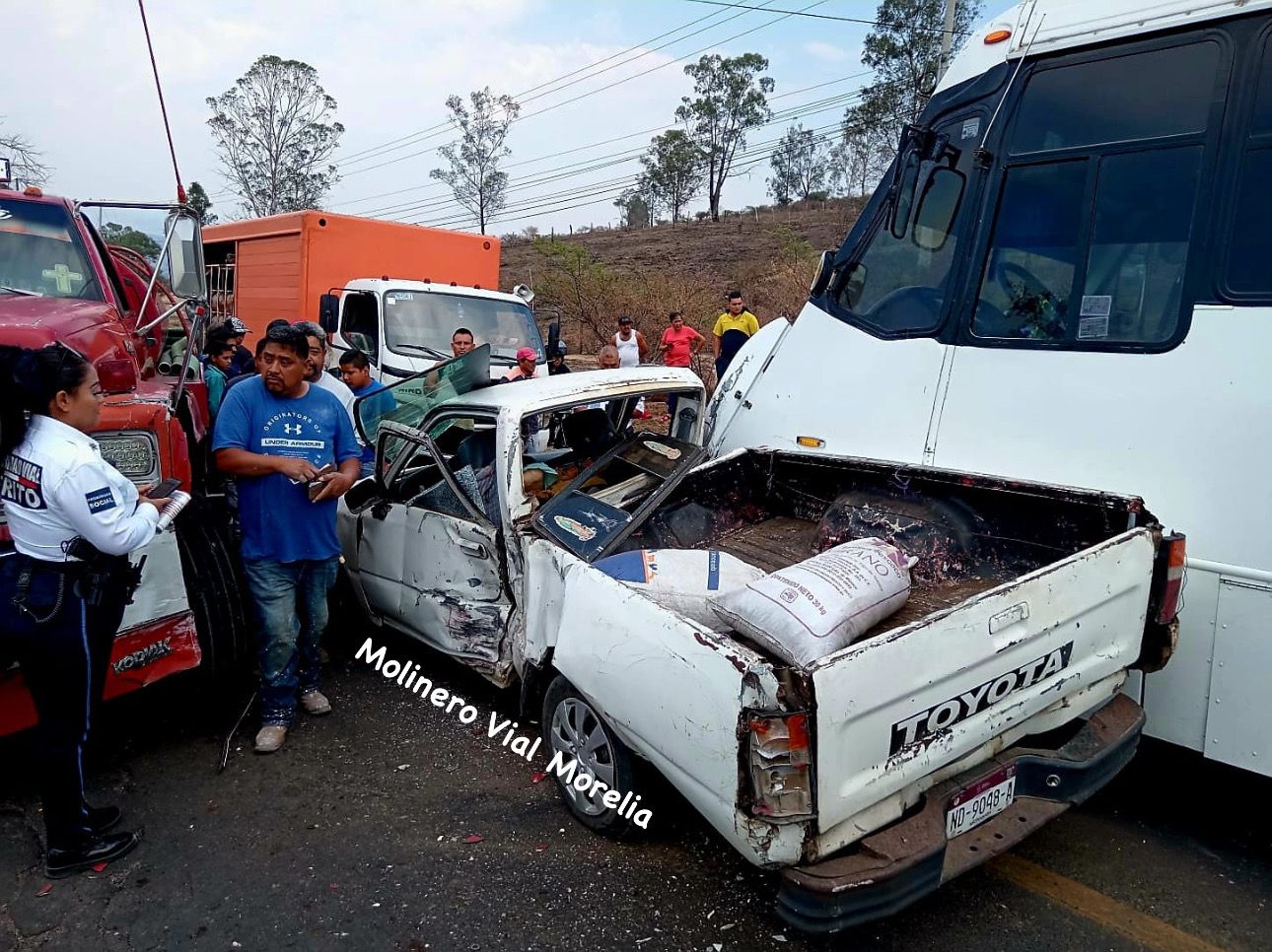 Accidente Choque De Frente Entre Camioneta Y Pipa Deja Un