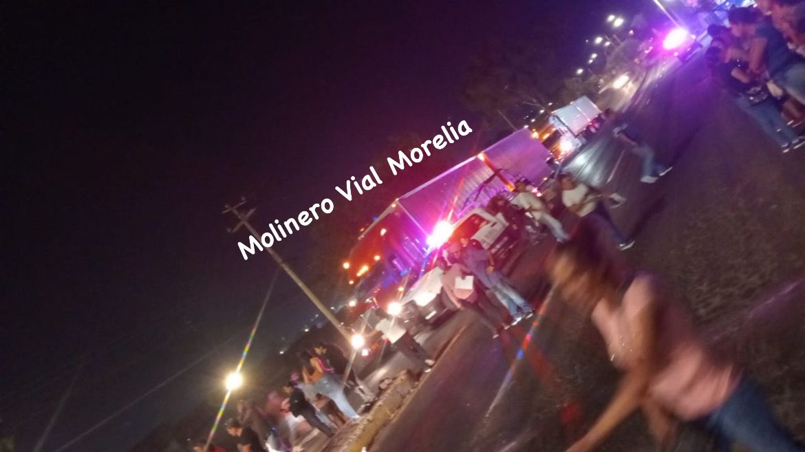 ⚠️ #Sucesos ⚠️ Bloquean el Boulevard Industrial por desaparición de dos niñas, las cuales fueron localizadas con bien