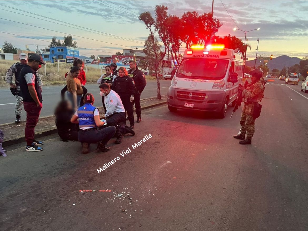 ⚠️ Accidente ⚠️ Pareja Herida Al Ser Impactada Por Un Vehículo 3345