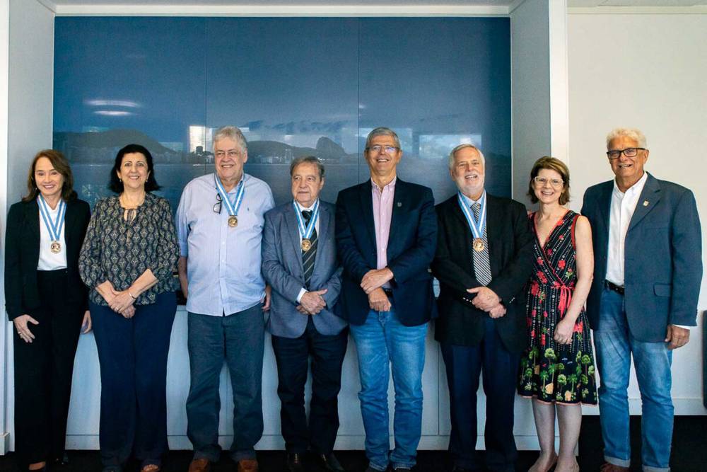 imagem principal do conteúdo Professores da Faculdade de Medicina recebem título de eméritos da UFRJ
