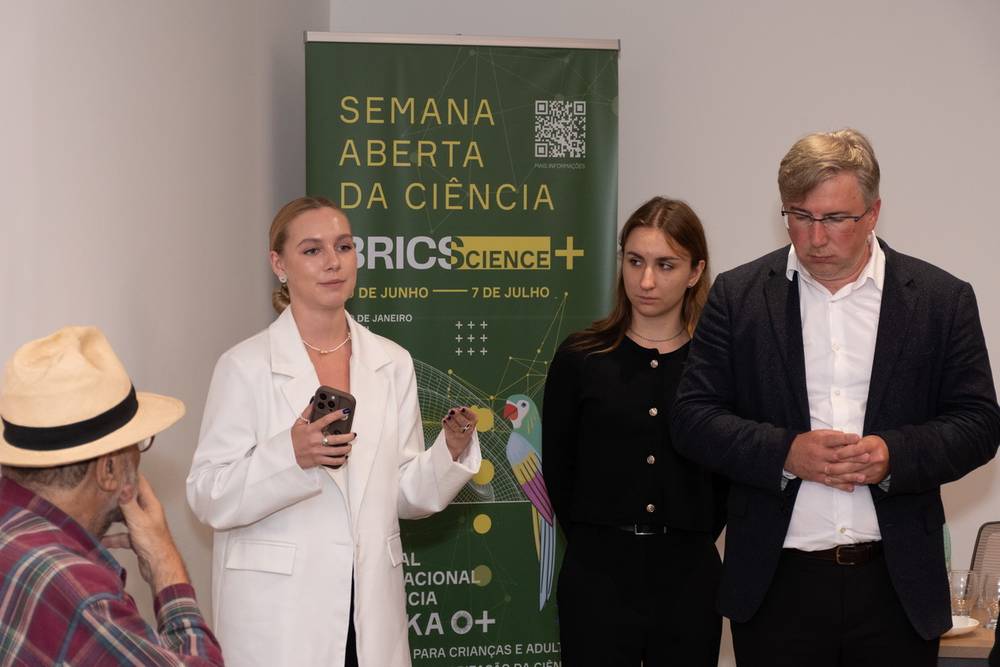 imagem principal do conteúdo Comitiva do Brics visita o CCS