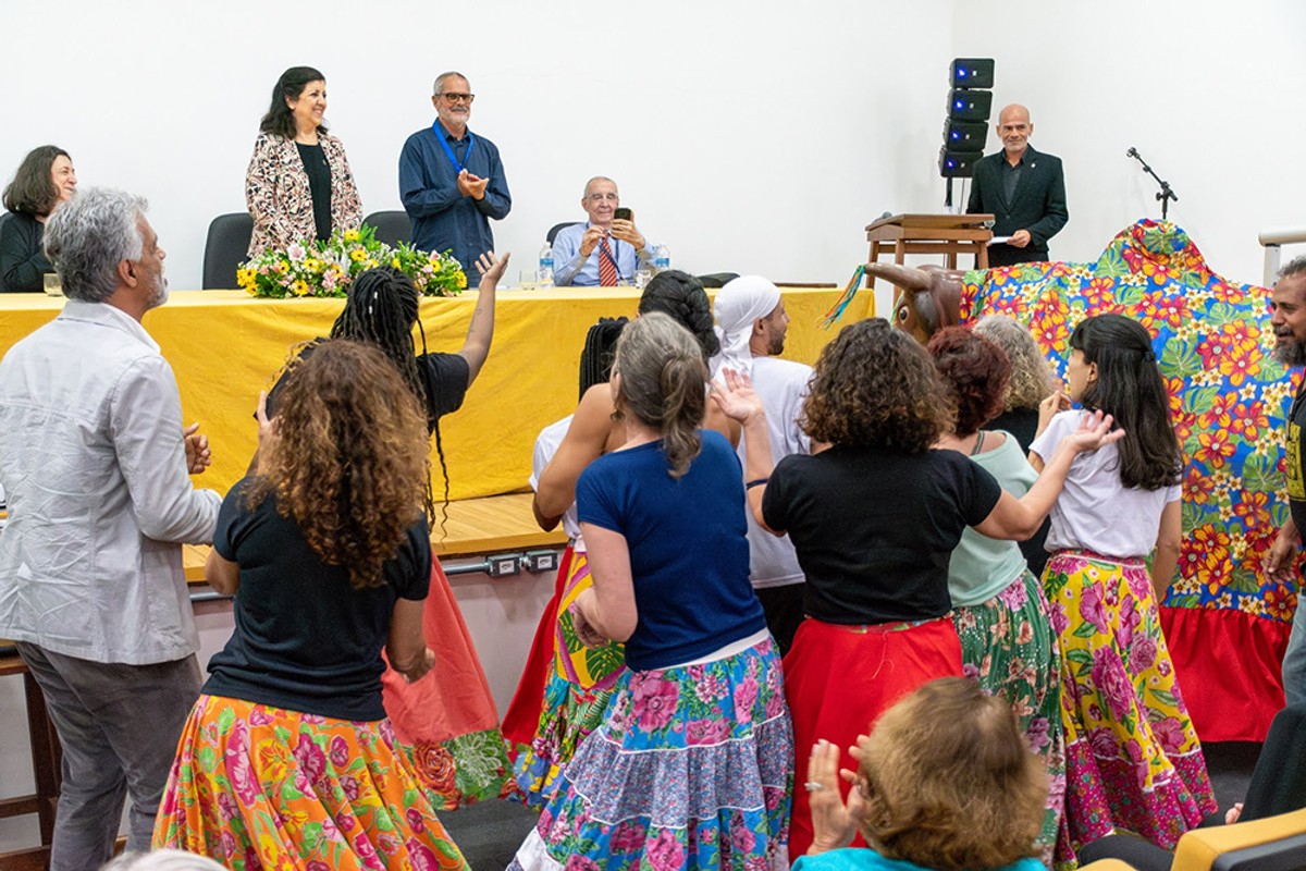 Imagem de corpo do texto do conteúdo Professor da EEFD recebe Medalha Minerva