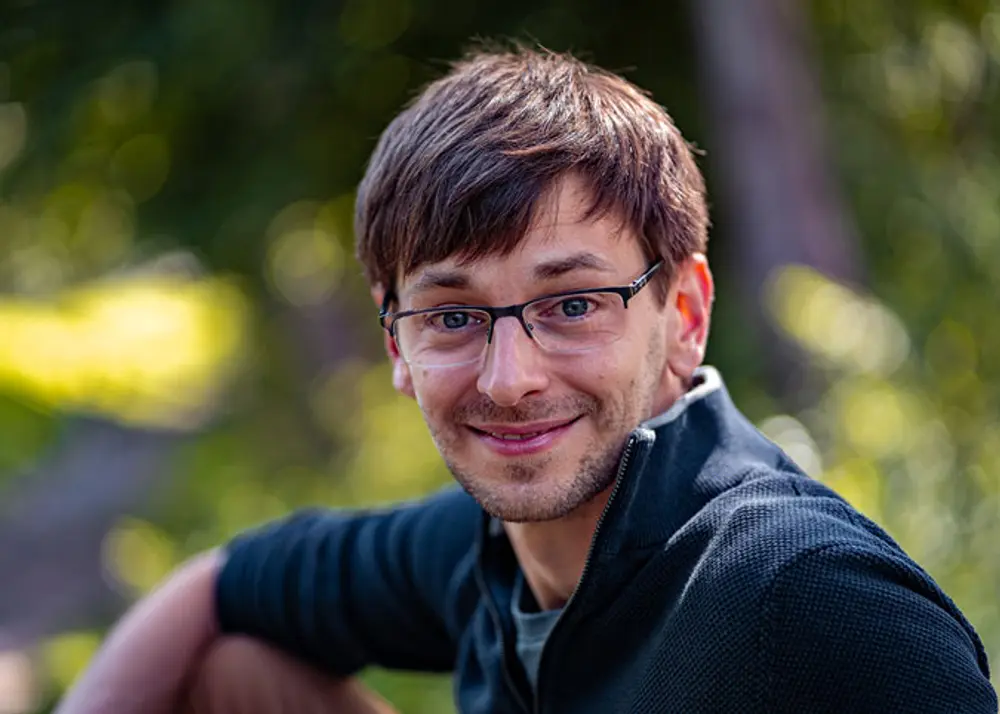 André op een bankje in Hoorn