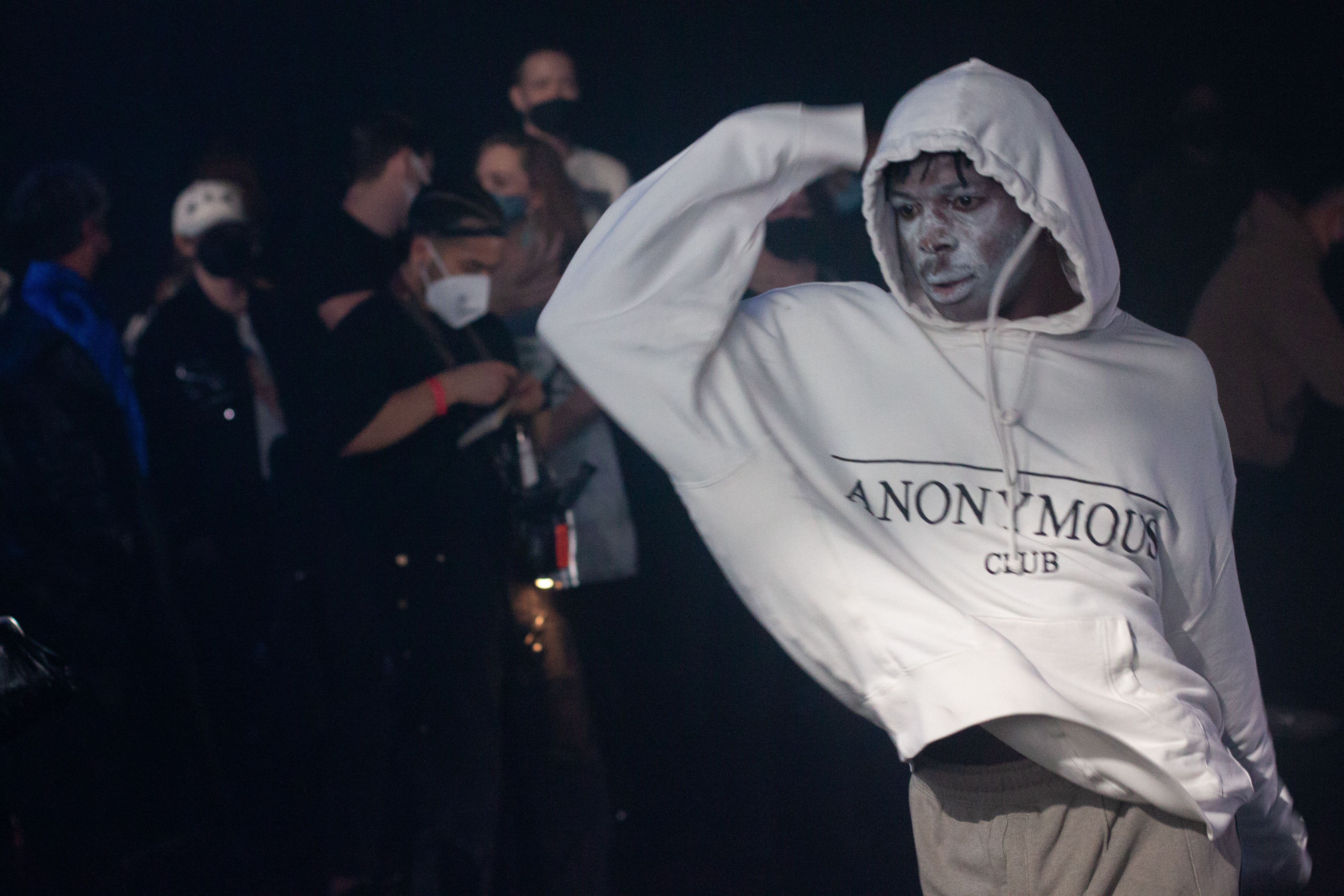 PIN–UP | ANONYMOUS CLUB'S NEW WORLD BUILDING