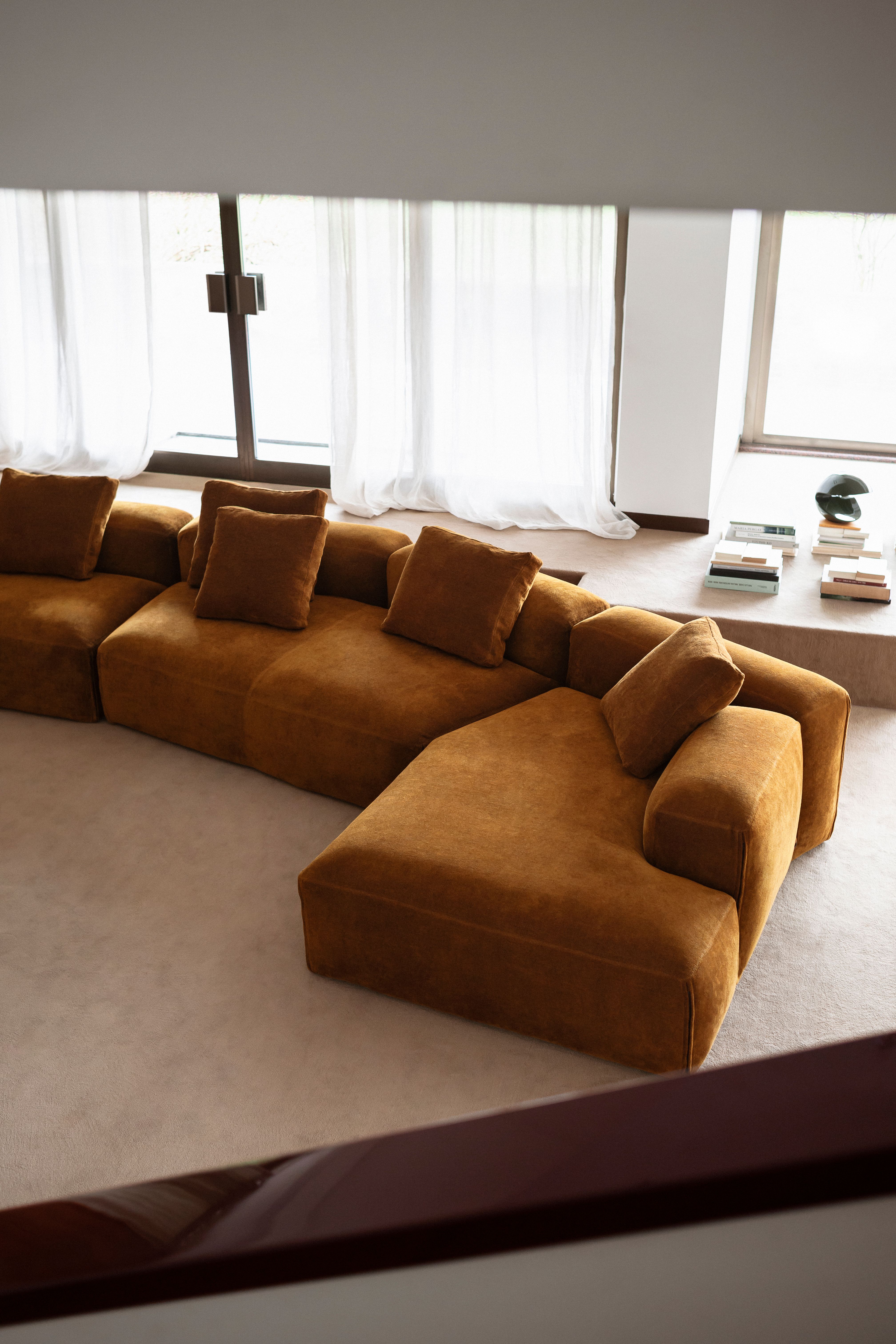 PIN–UP | MARIO BELLINI SUPERSIZES HIS MODERN CLASSIC LE MURA FOR