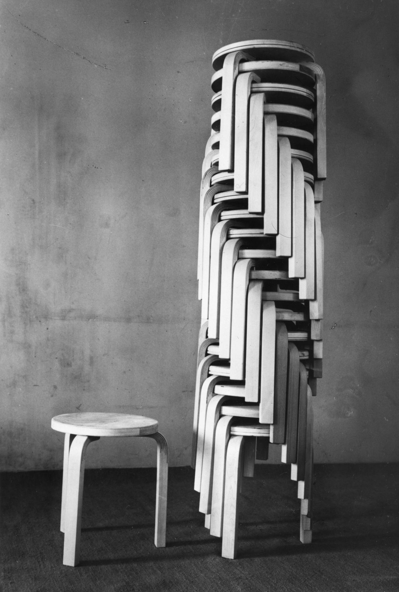 PIN–UP | ARTEK GIVES ALVAR AALTO