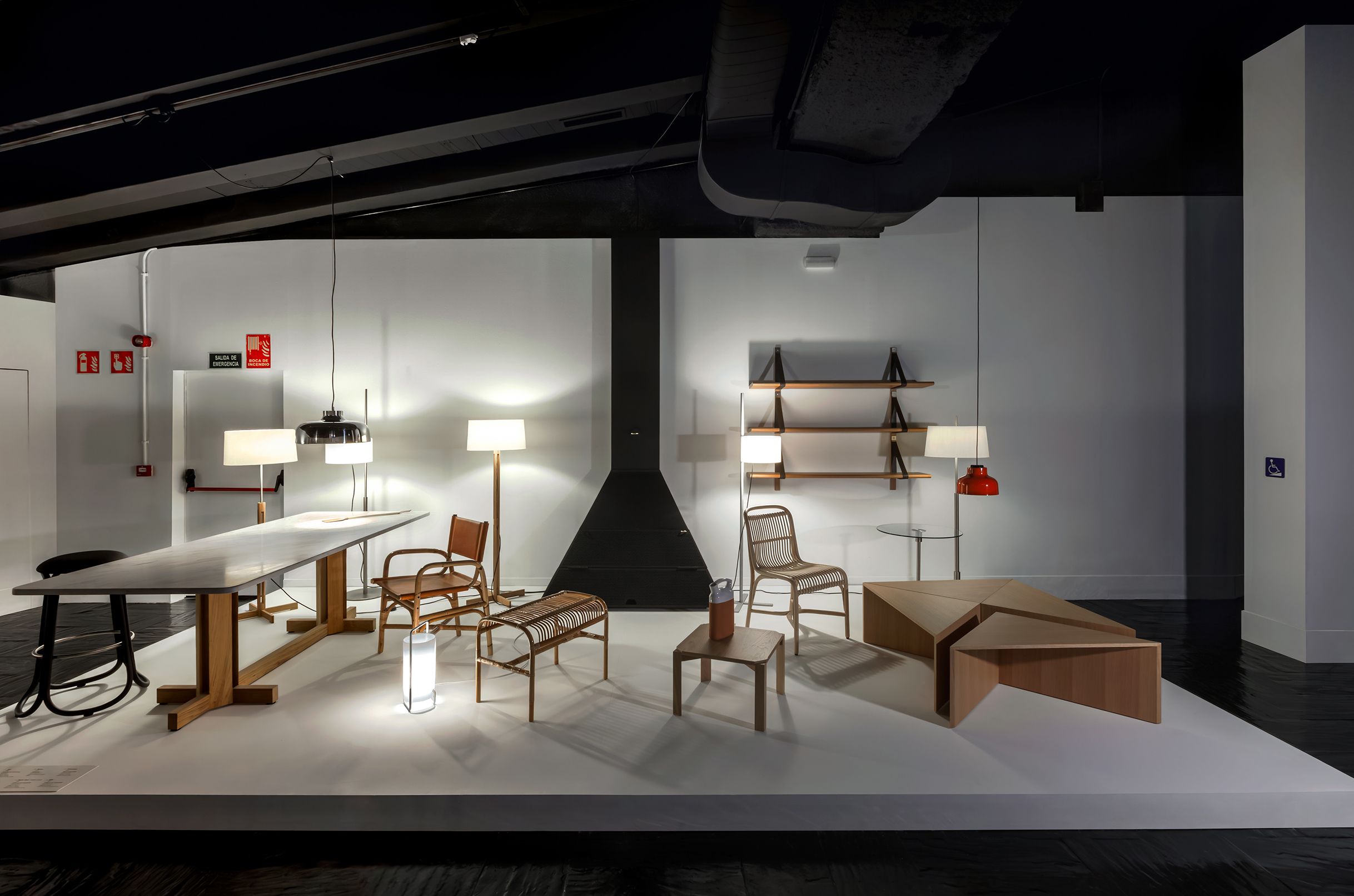 【美品】Miguel Mila apartamento PIN–UP | Miguel Milà, Modest Master