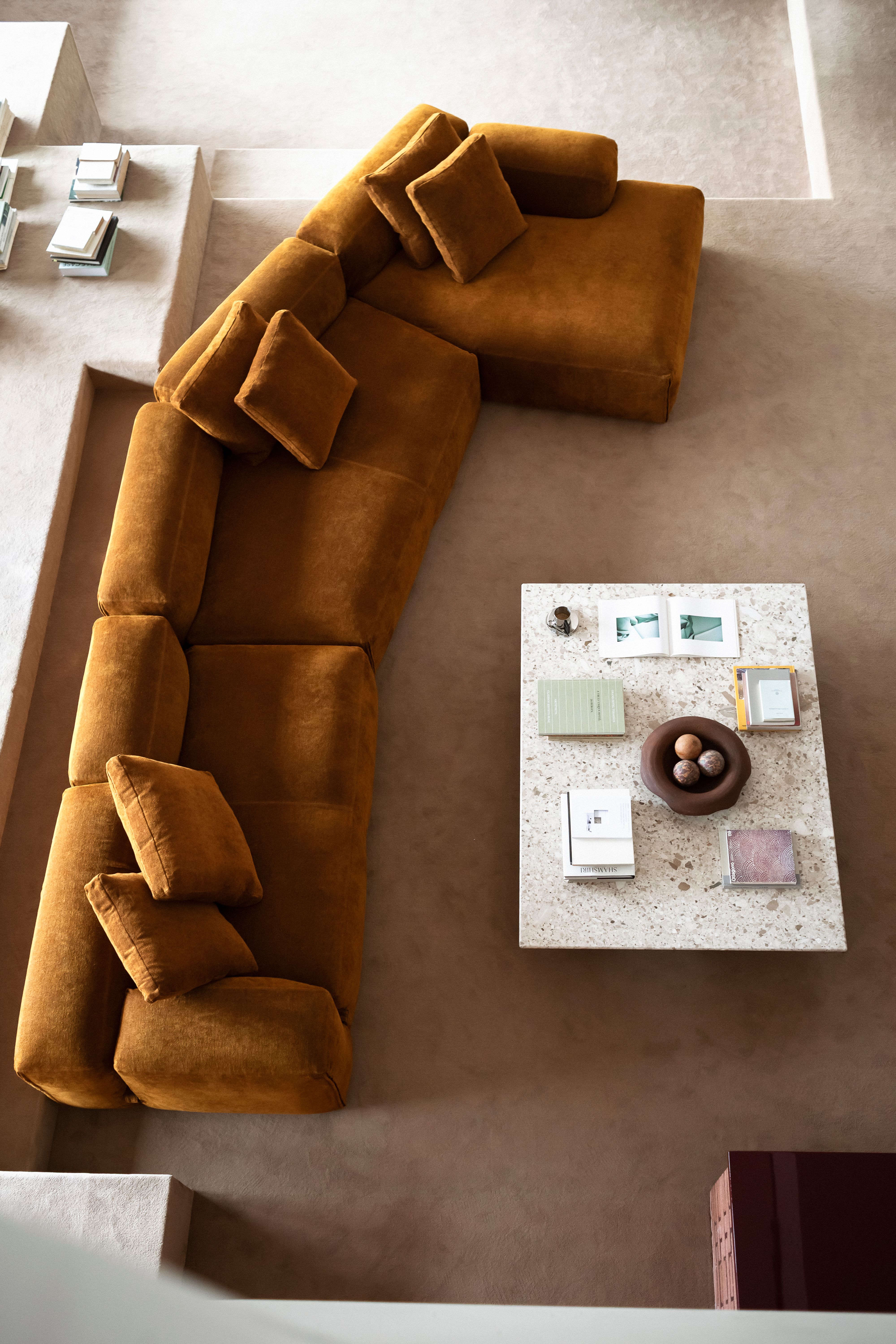 PIN–UP | MARIO BELLINI SUPERSIZES HIS MODERN CLASSIC LE MURA FOR