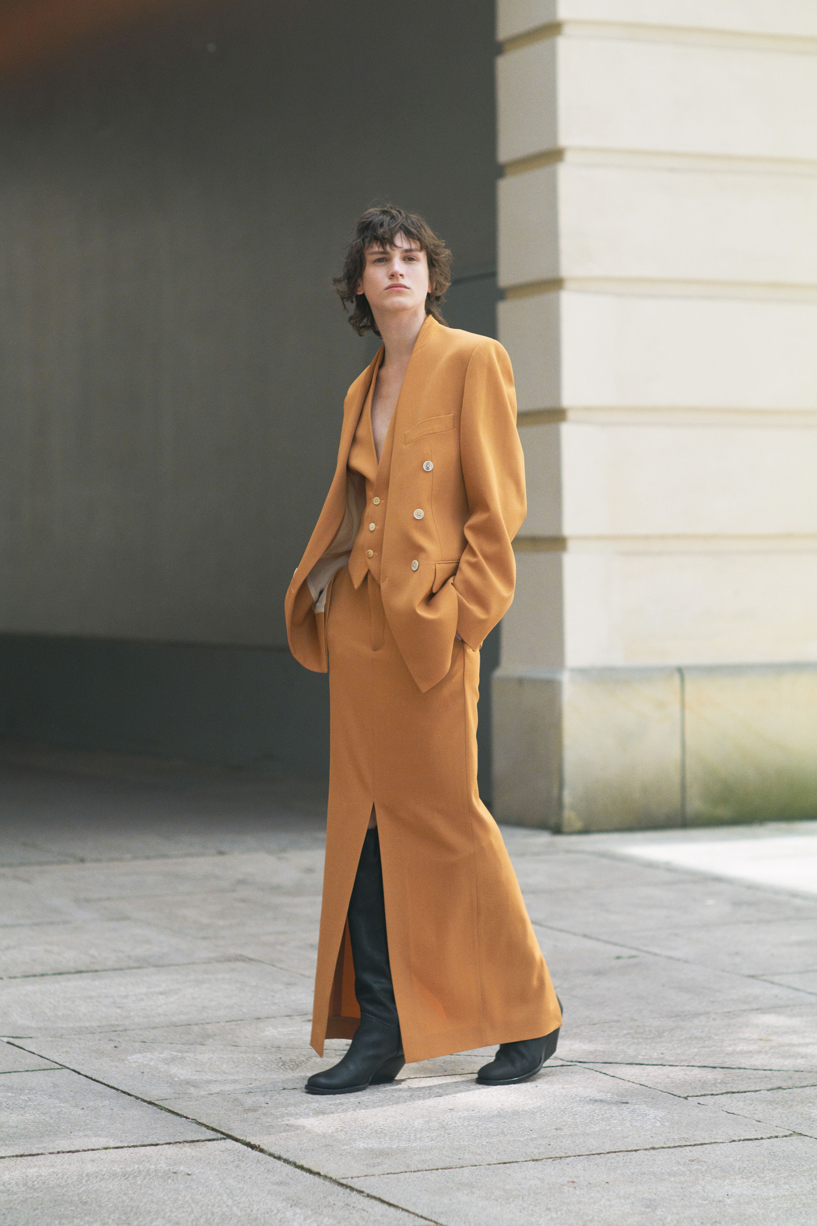 PETAR PETROV Resort 2024 // Ola Rindal // Sabina Schreder Styling