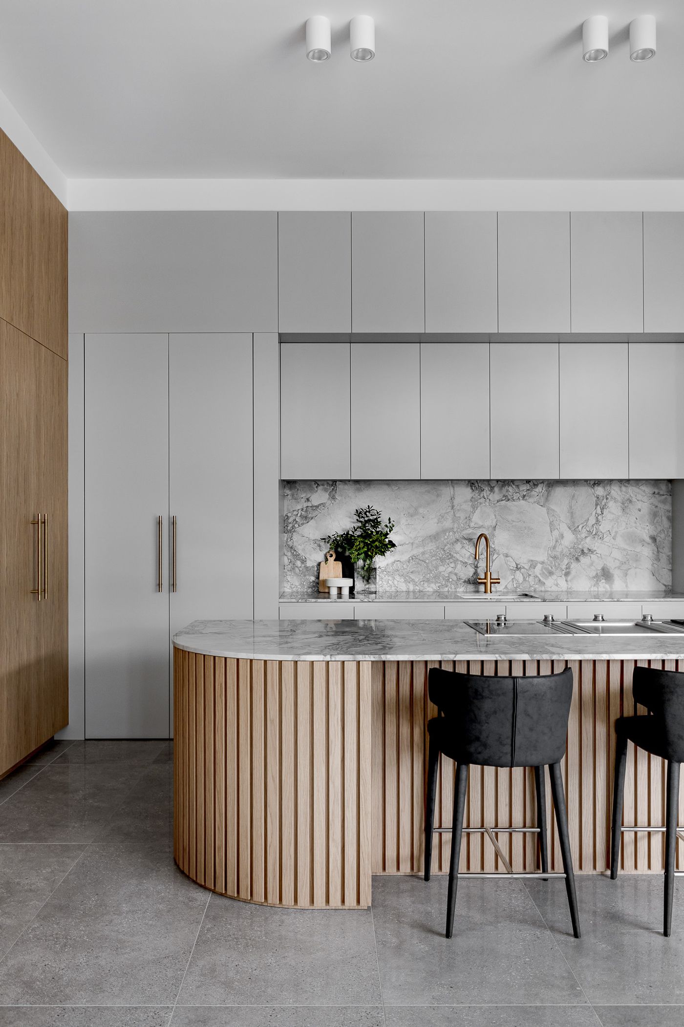 luxury house designed by Dela Architects