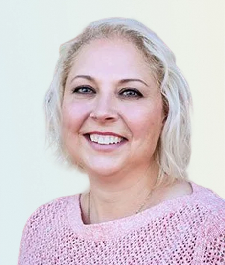 Tara King headshot
