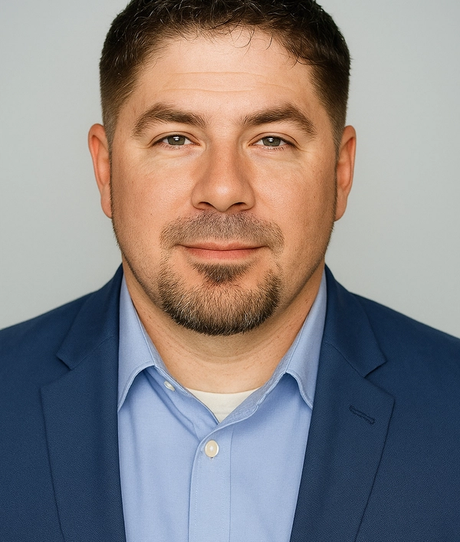 Josh Standerfer headshot